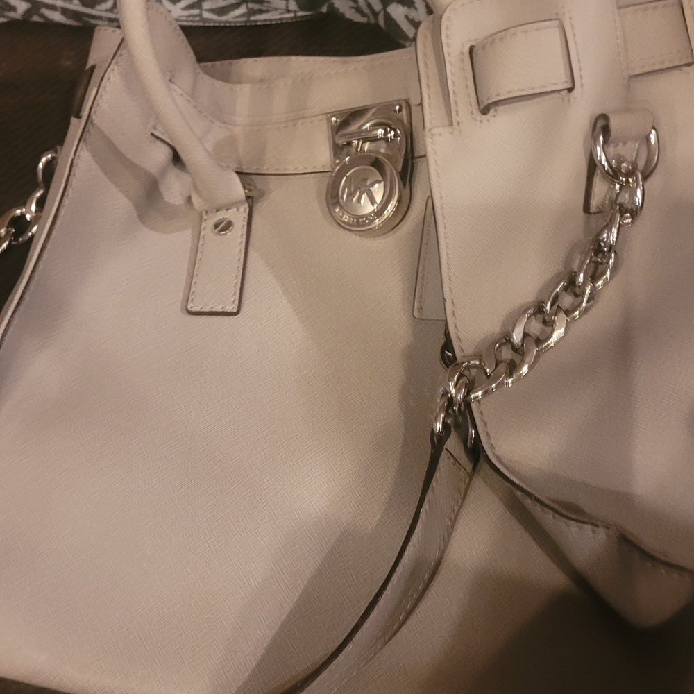Michael Kors Cream Shoulder Bag with Chain Strap